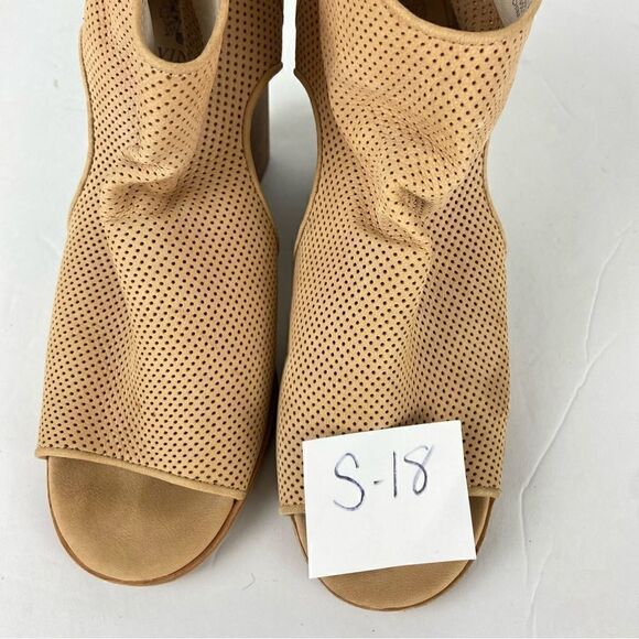 Vince Camuto Bevino Tan Heeled Booties Sandals Boho Leather Zippered Size 9 - Picture 11 of 11